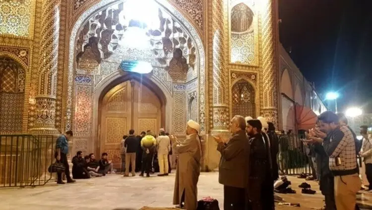کرونا؛ وقتی عقل به حماقت می‌خندد!
