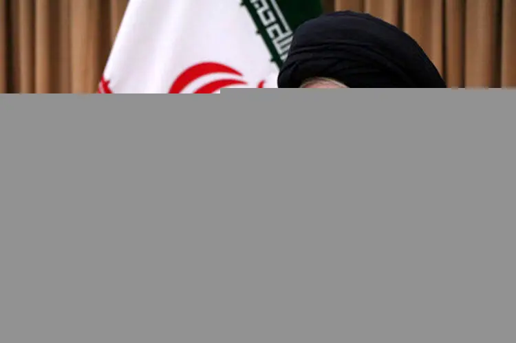 واکنش علم‌الهدی به بسته شدن درب‌های حرم امام رضا (ع)