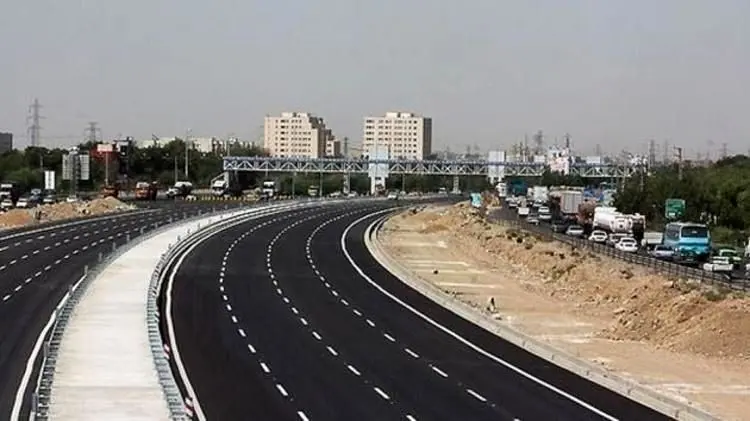 آزادراه همت - کرج زیر بار ترافیک رفت