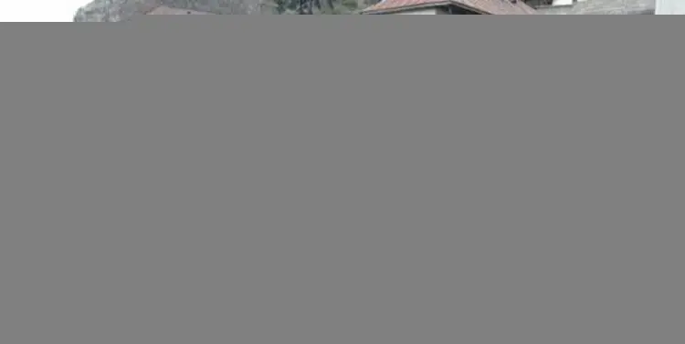 (تصویر) سقوط سنگ 30 مترمکعبی در سوادکوه