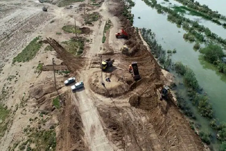 شکستگی سیل‌بند‌ها در دشت آزادگان