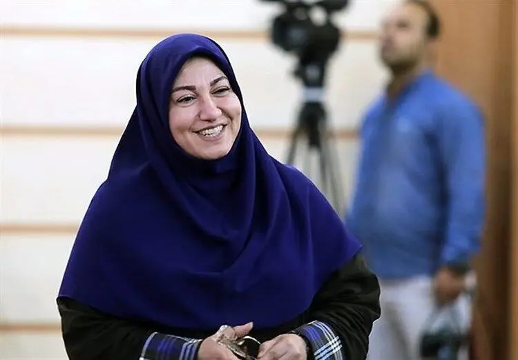عاطفه میرسیدی، مجری زن صداوسیما کرونایی شد؛ میرسیدی در قرنطینه است