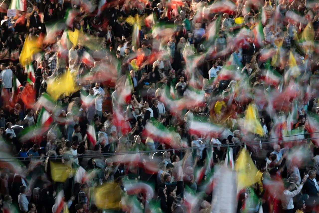 تصاویر خبرگزاری فرانسه از تجمعات شبانه در تهران