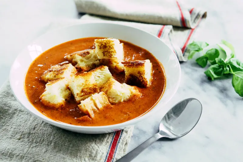 سوپ گوجه و پنیر