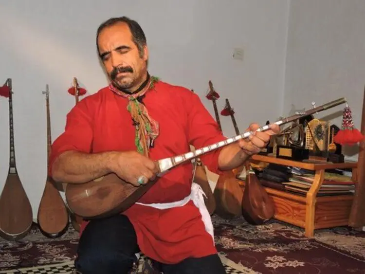 (عکس) موسی‌الرضا ولی‌نژاد استاد ماهر دوتار نوازی درگذشت