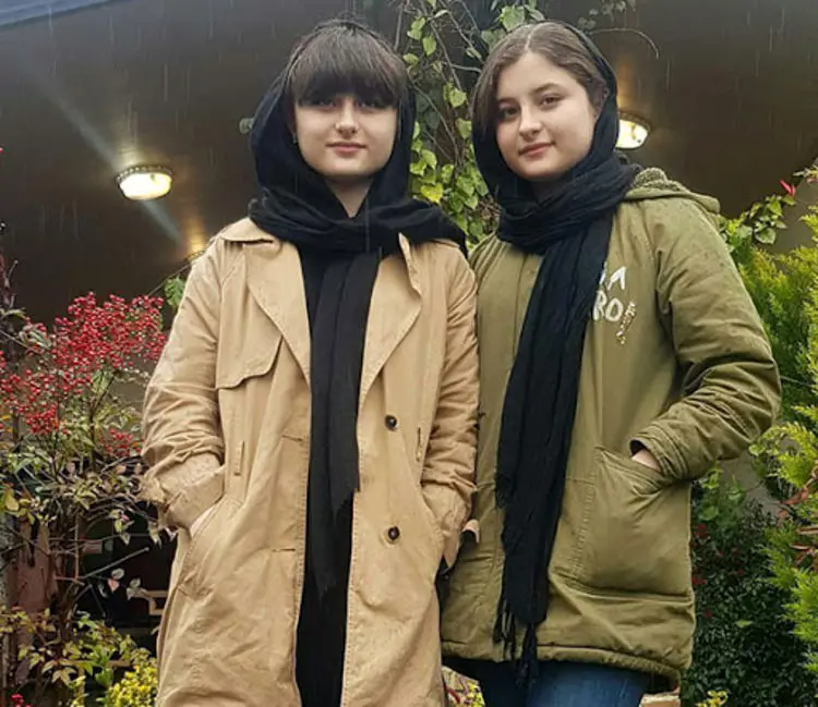(فیلم و عکس) بیوگرافی سارا و نیکا فرقانی اصل؛ از ورود به پایتخت تا ویدیوهای پرحاشیه