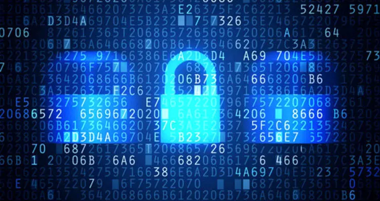 آذری جهرمی: فیلترینگ به کیفیت اینترنت ضربه زده است