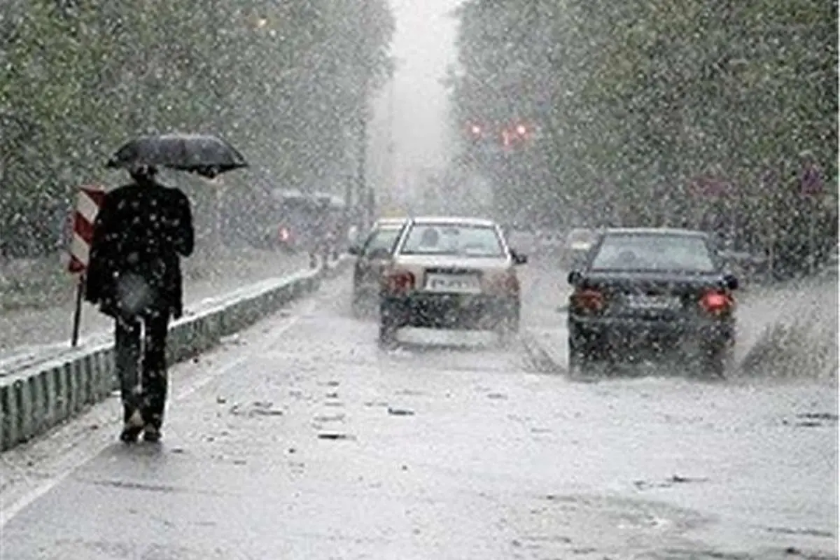 بارش برف و باران در جاده‌های ١١ استان کشور