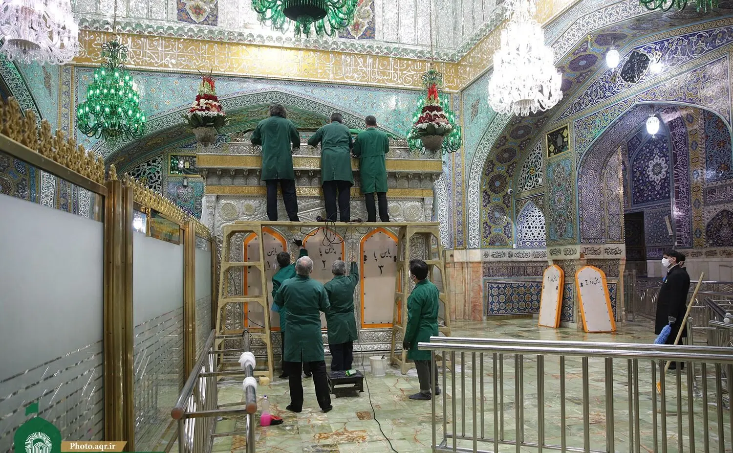(تصاویر) زیباسازی حرم امام رضا(ع) پشت درهای بسته