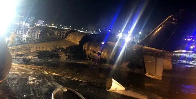 (ویدئو) سقوط هواپیمای حامل بیمار مبتلا به کرونا در فیلیپین