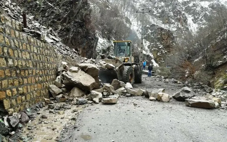 جاده کندوان از صبح امروز مسدود شد