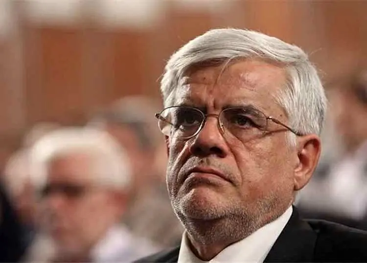 عارف: رویگردانی جوانان از انقلاب نگران کننده است
