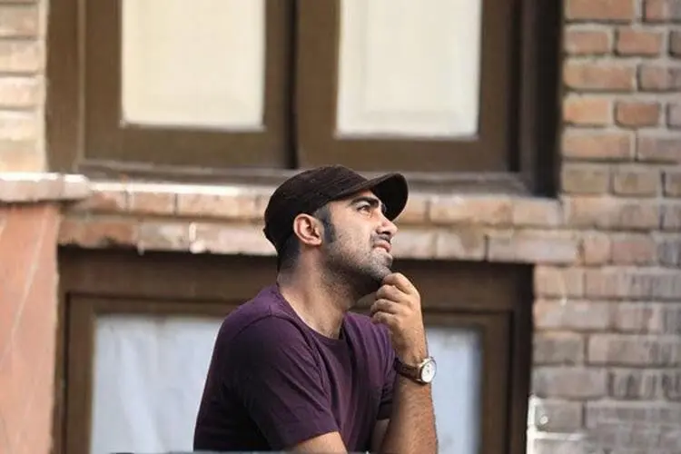 (عکس) روایت محمد تنابنده نویسنده نون خ از مقایسه شدن با برادرش