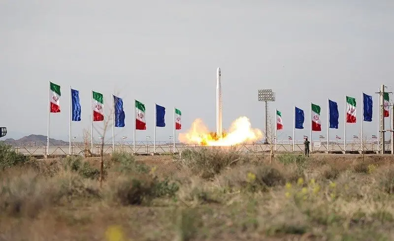 (تصاویر) پرتاب ماهواره نور؛ نخستین ماهواره نظامی ایران توسط سپاه