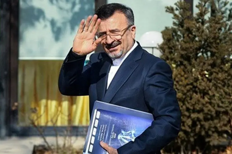 داورزنی؛ از بازنشستگی تا پورشه پسر