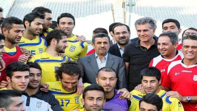 (تصاویر) ماجرای حضور احمدی‌نژاد در اردوی تیم ملی