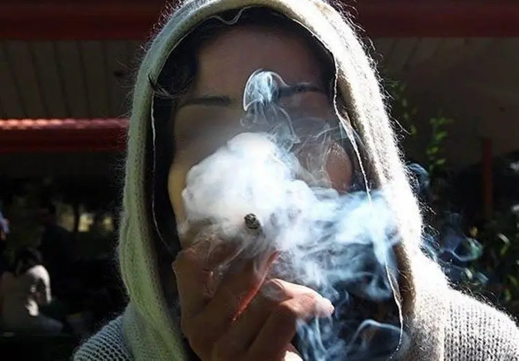 آمارهای نگران کننده از اعتیاد زنان/ افزایش مصرف گل و حشیش میان دانشجویان دختر