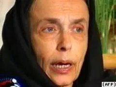 هاله اسفندیاری از ایران خارج شده است