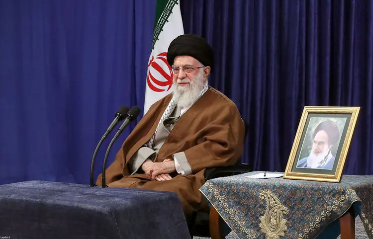 درباره برگزاری مراسم در اماکن مقدس تابع نظر ستاد ملی مبارزه با کرونا هستم
