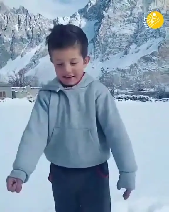 (ویدئو) واکنش رئیس بهداشت جهانی به رقص یک کودک در برف