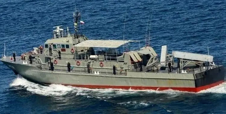 (عکس) جزئیاتی درباره ناوچه نظامی کنارک که دچار سانحه شد