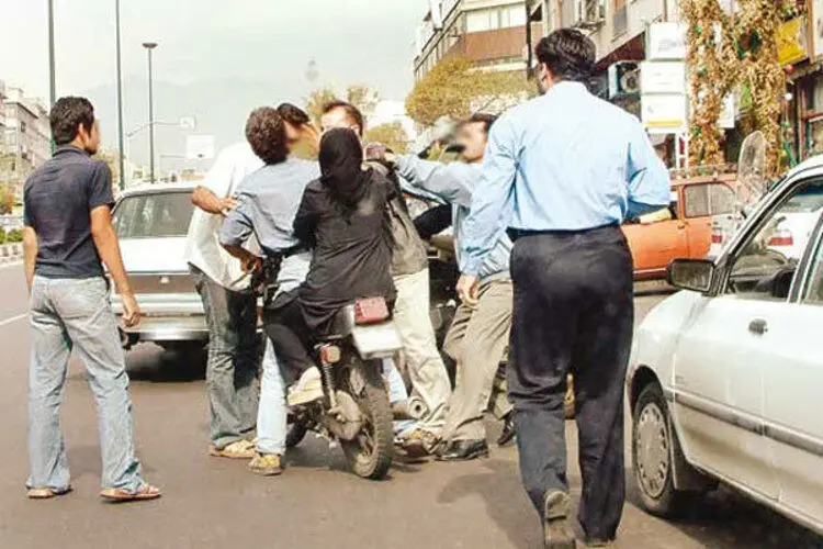 کورشدن دختر جوان در جریان دعوای خیابانی