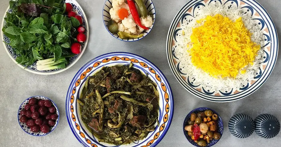 طرز تهیه خورشت کنگر با گوشت؛ رمز و رازهای یک خورشت کنگر خوشمزه