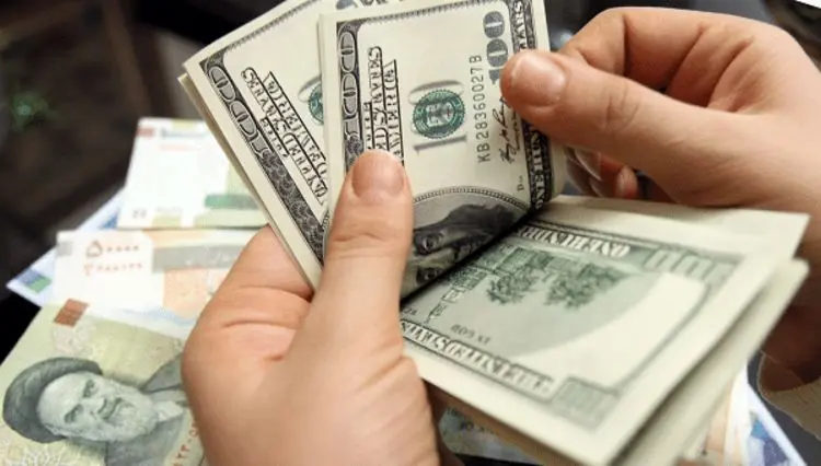 نزول دلار پس از ۸ افزایش