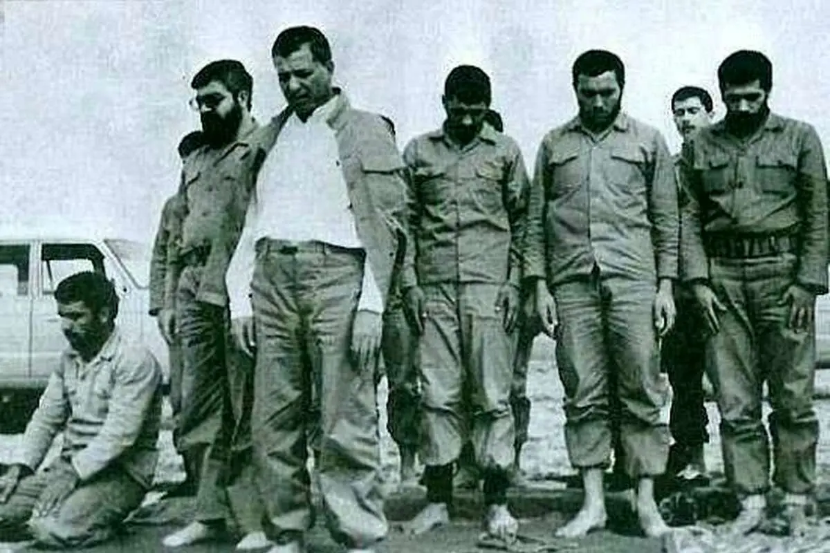(عکس) تصویری متفاوت از آیتالله هاشمی و روحانی در لباس نظامی