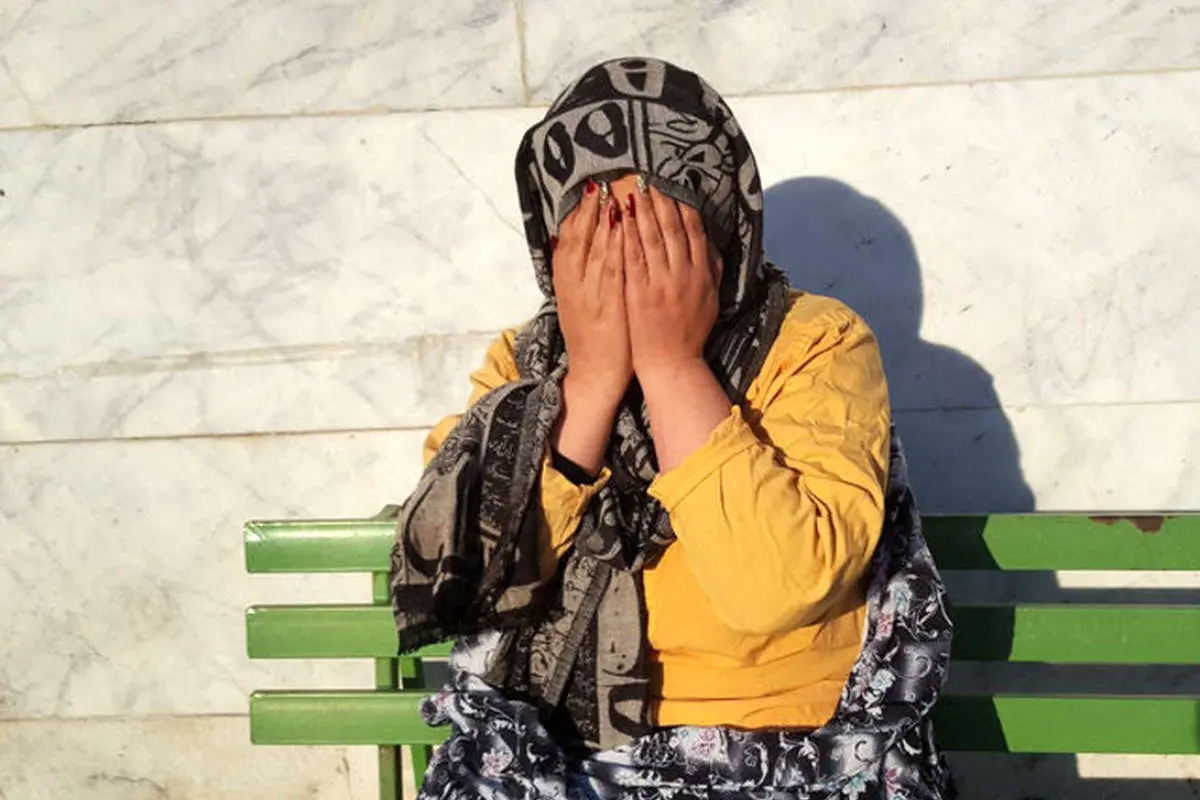 دستگیری زنی که کلاه ۱۴۰ نفر را برداشت