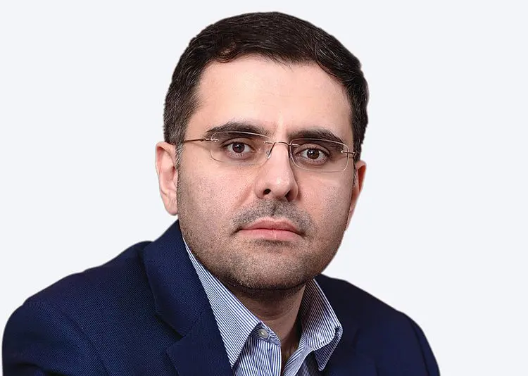 ماجرای جنجالی مدرک تحصیلی سینا کمالخانی!