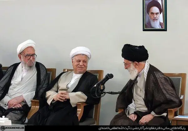 (عکس) تصاویری صمیمانه از آیت‌الله امینی در کنار رهبر انقلاب