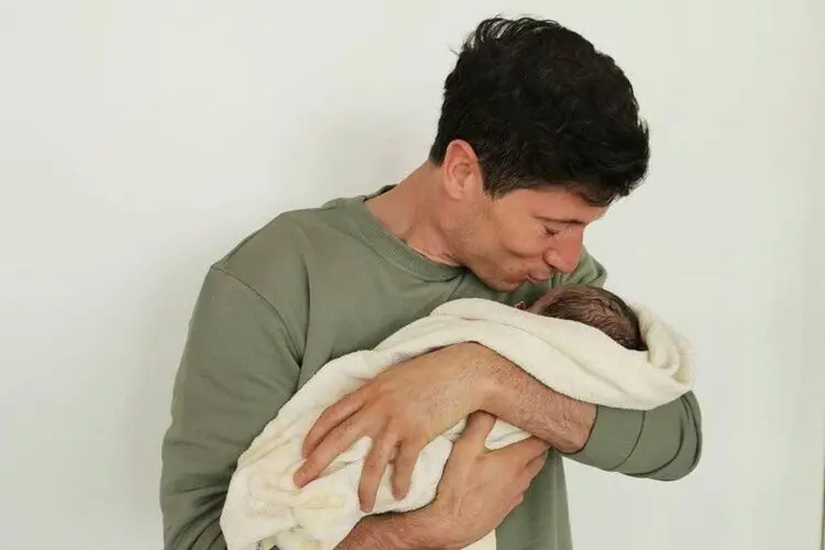 (عکس) دومین فرزند ستاره بایرن متولد شد