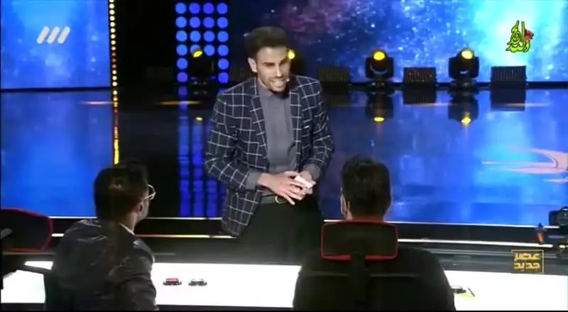 (ویدیو) شعبده بازی پر رمز و راز علی جعفری در عصر جدید