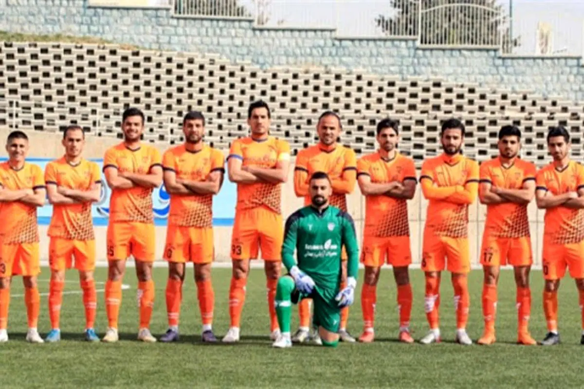 یک تیم 12 بازیکن کرونایی دارد!