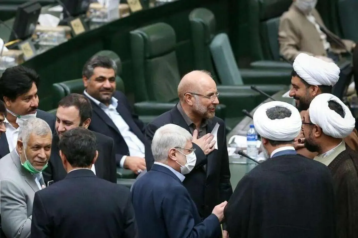 (تصویر) نگاه معنادار میرسلیم به قالیباف بعد از انتخاب شدن به عنوان رئیس