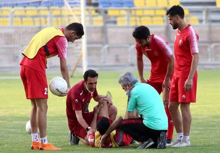 مدافع پرسپولیس باز هم صلیبی پاره کرد