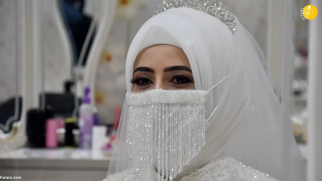 (تصاویر) اضافه شدن ماسک به لباس عروس!