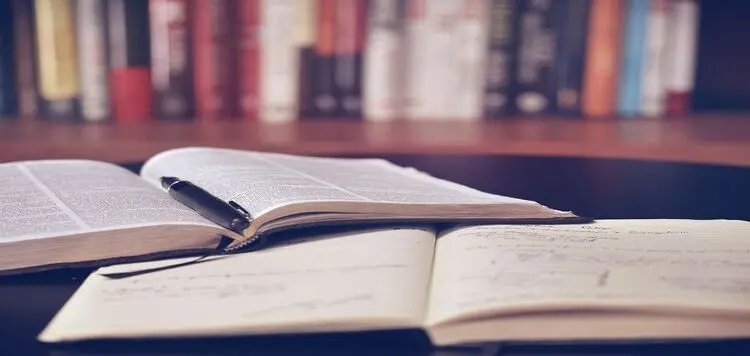 5 کتاب که خواندن آنها برای کسب موفقیت در زندگی ضروری است