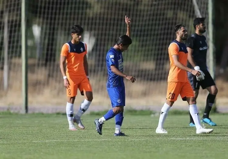 استقلال باز هم متوقف شد