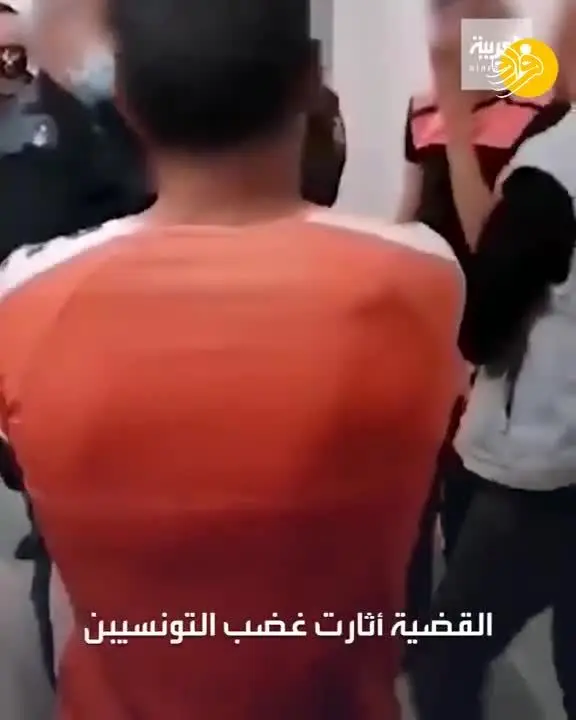 (ویدئو) رفتار تحقیرآمیز پلیس ایتالیا با دو جوان تونسی
