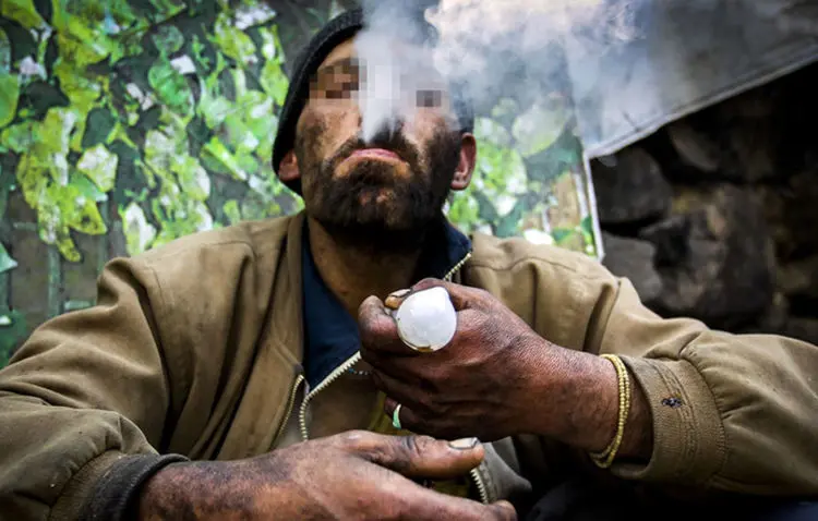 پیش‌روی خرنده به خیابان در عصر کرونا؛ معتاد خیابانی خطرناک‌تر است یا مفسد اقتصادی؟!