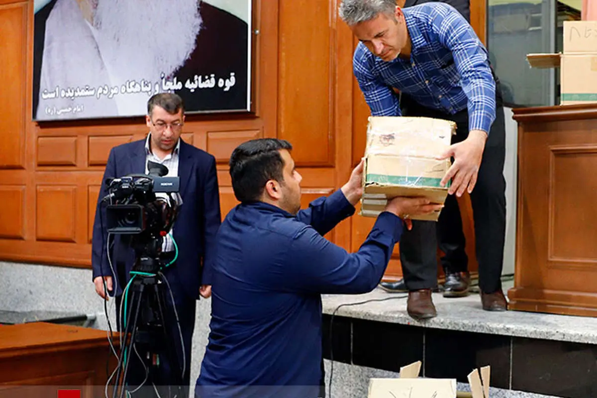 (تصاویر) دومین جلسه دادگاه اکبر طبری