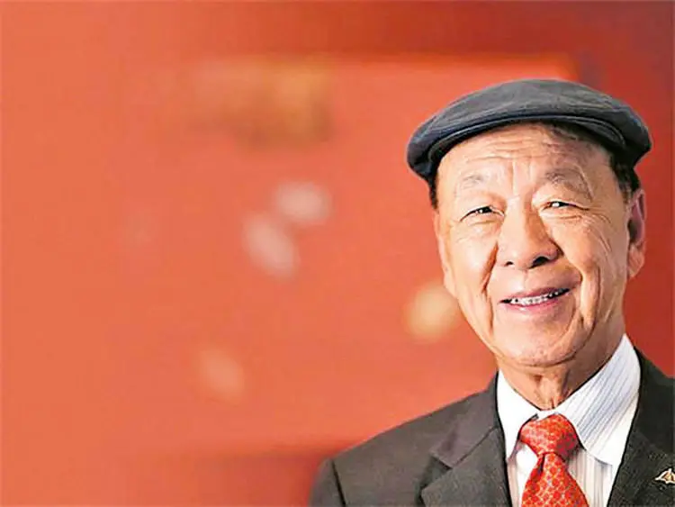 میلیاردری که فروشنده بادام‌زمینی بود