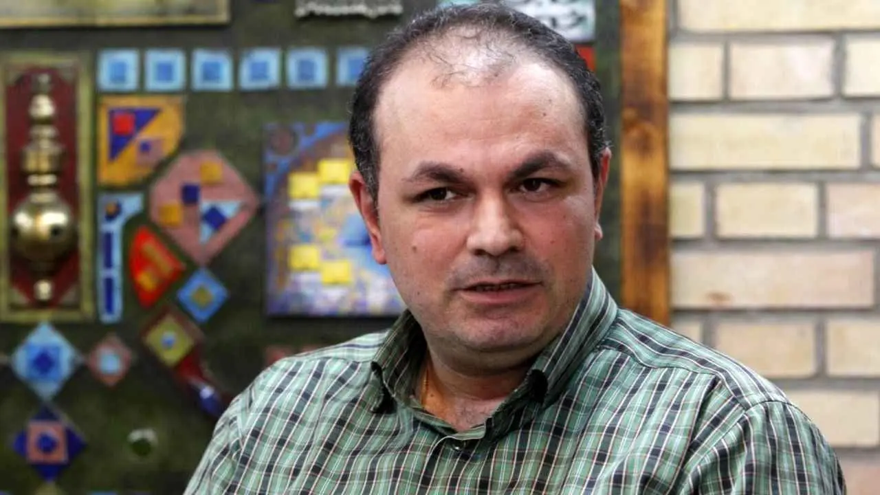فربد زاوه: مافیا نمی‌گذارد قیمت خودرو کاهش یابد