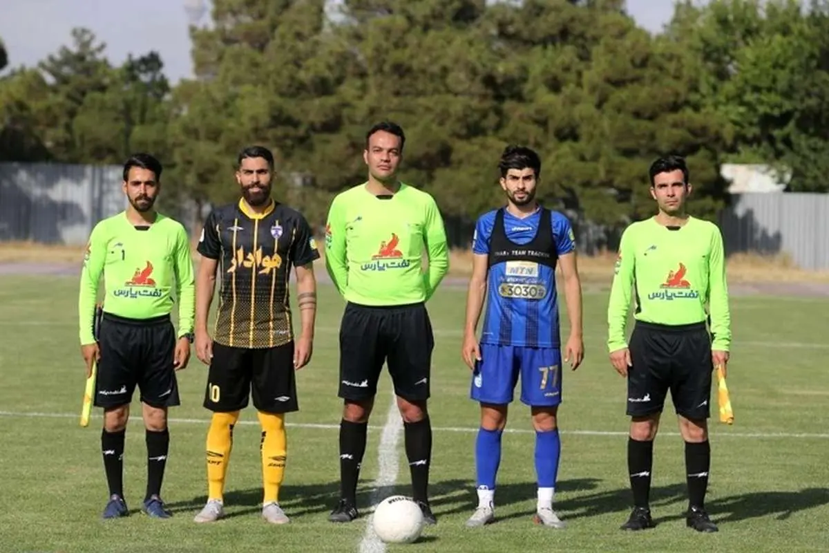 هافبک استقلال رباط پاره کرد