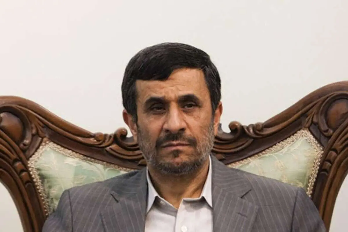 انتقاد تند احمدی‌نژاد از قرارداد ۲۵ ساله ایران و چین