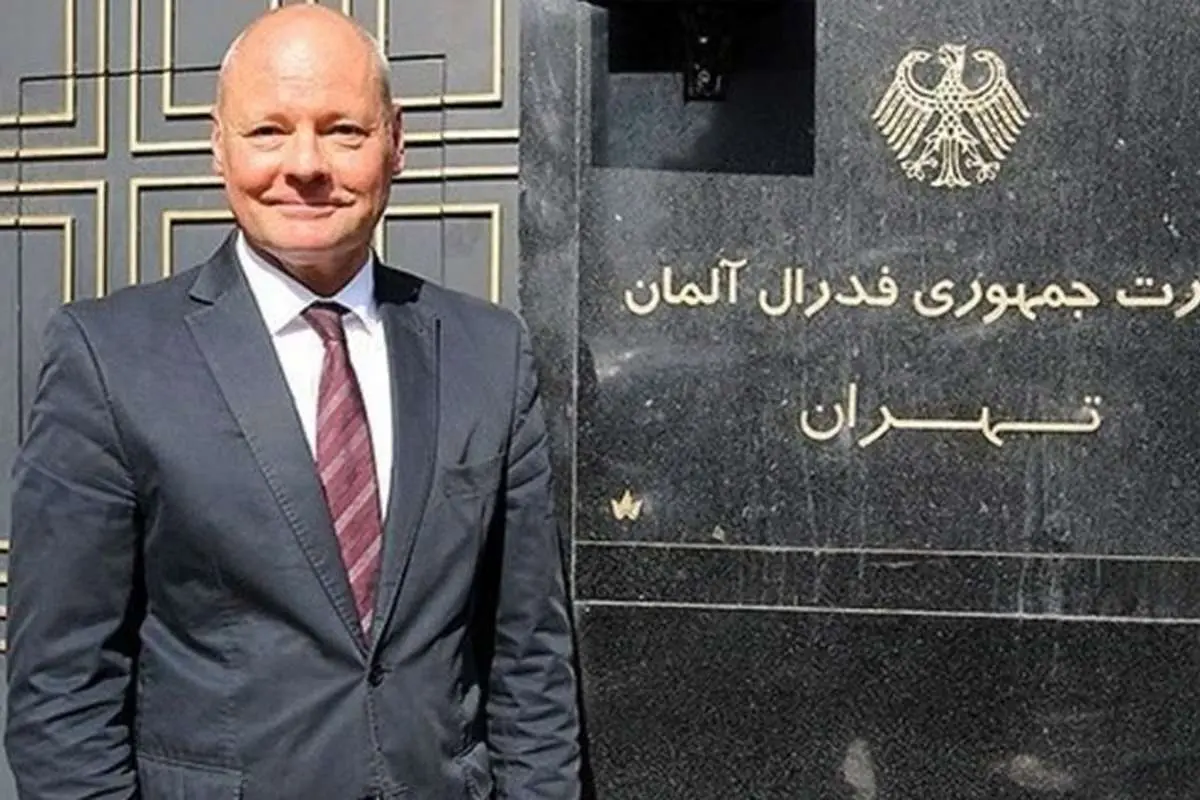 سفیر آلمان سوار بر نیسان آبی از پایان ماموریتش خبر داد!