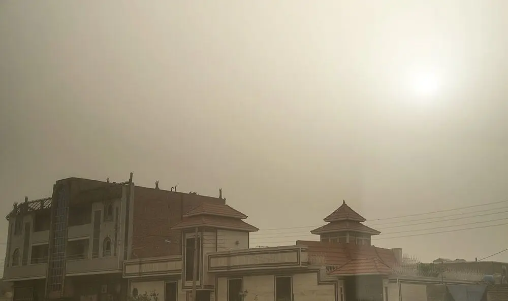 (تصاویر) گرد و غبار در آسمان زاهدان