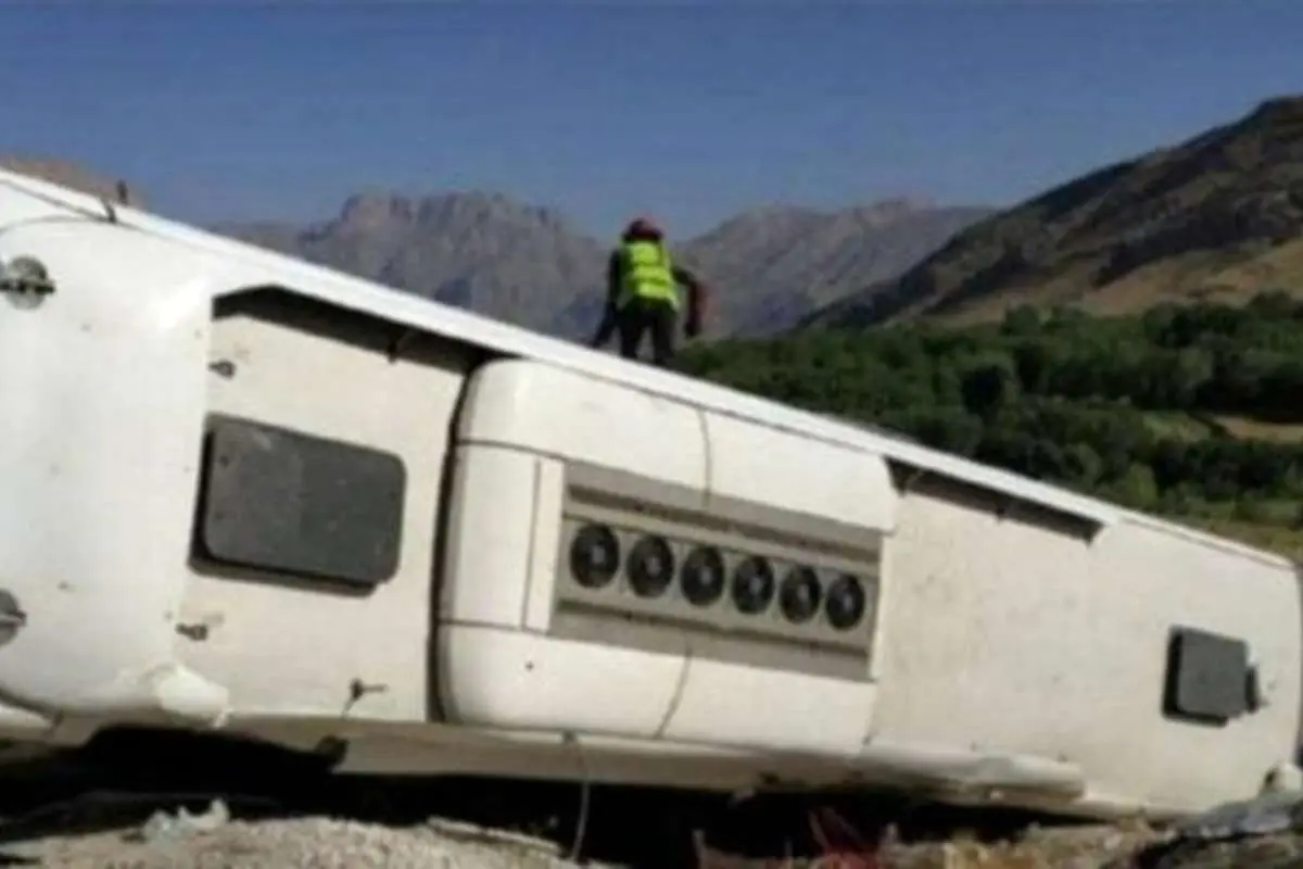 (عکس) مرگ تلخ پدر و مادر و ۲ فرزند در تصادف؛ سمند لِه شد!